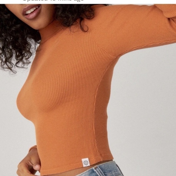 DAYDREAMER Cognac Mock Neck Thermal - Picture 1 of 16